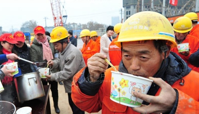 七部门部署行动 鼓励务工人员留在就业地过年