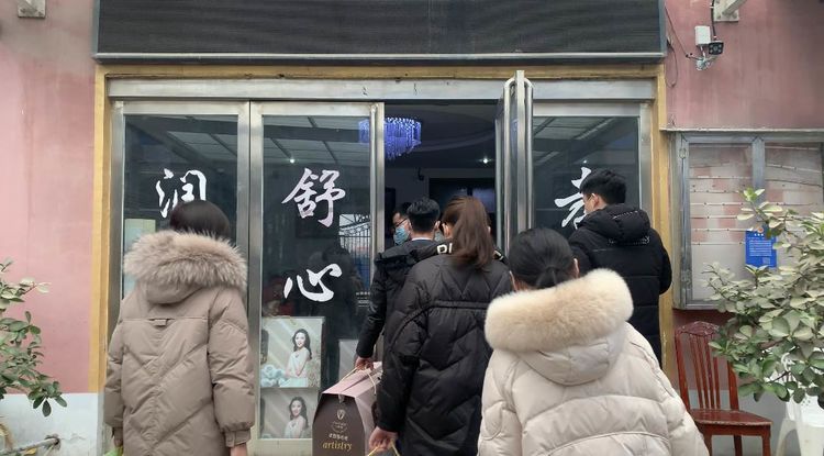 锦秀•贵源地产开展“情暖腊八，真情奉献敬老院”活动