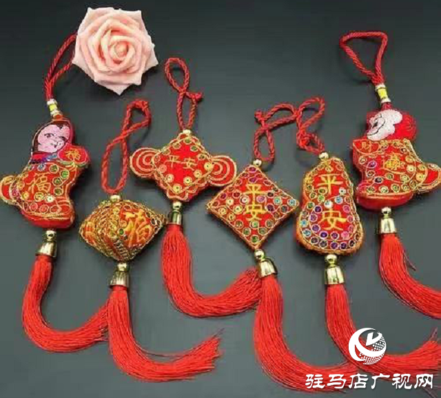人勤春早备耕忙 农资储备很“到位”