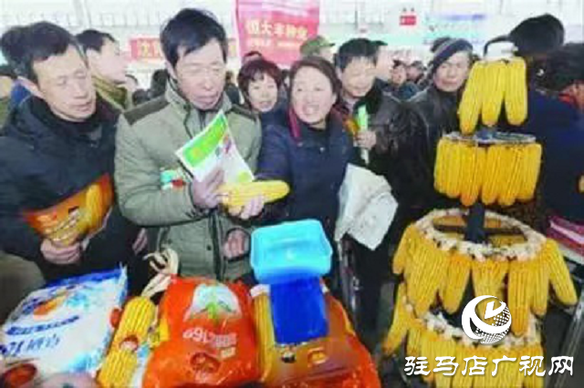 人勤春早备耕忙 农资储备很“到位”