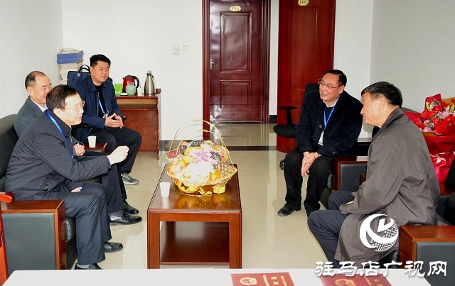 陈锋看望慰问驻马店广播电视台专业技术拔尖人才孙继勇
