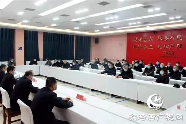 新年春联进警营 翰墨书香暖警心