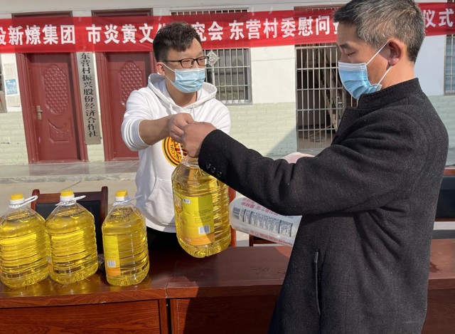 慰问贫困户 真情帮扶暖人心