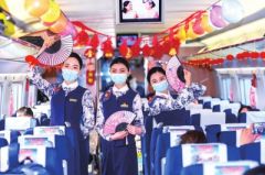 郑州客运段“高铁陪您过大年”活动，用表演为乘客送上新春的祝福