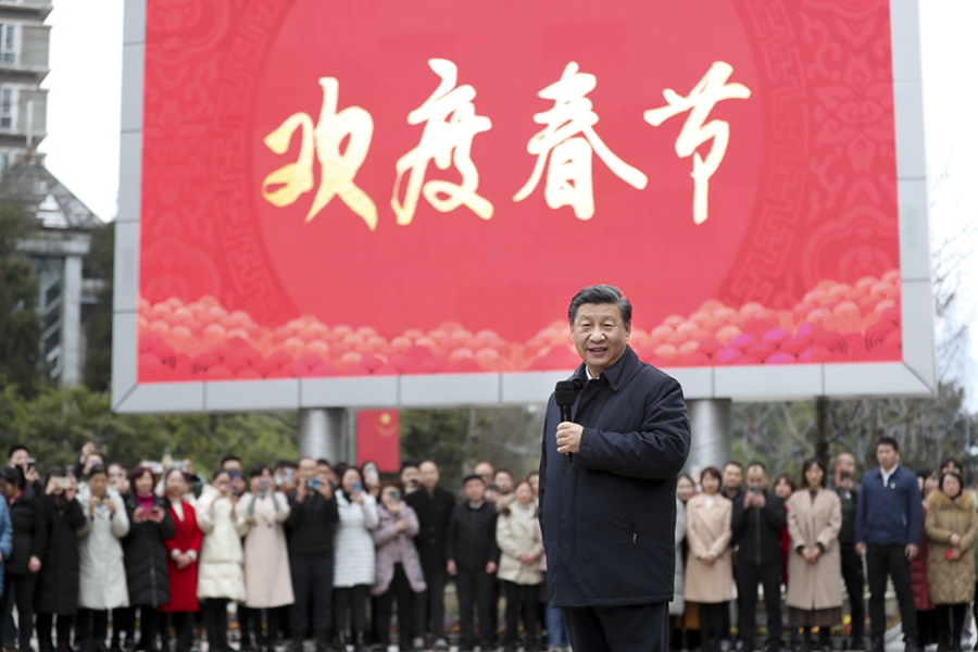 习近平与人民在一起的春节暖心瞬间