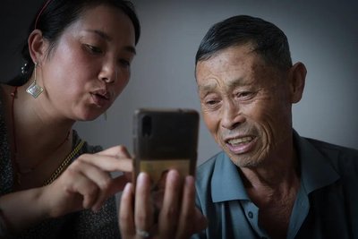 解决老年人运用智能技术困难