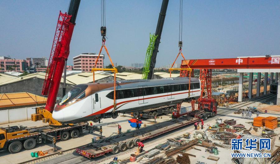 粤港澳大湾区首列时速160公里地铁列车成功“安家”