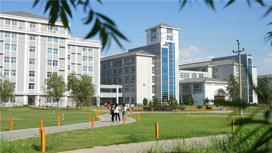 河南高校为什么要在异地建校区？