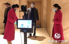  人大代表按时报到 建言献策为民发声