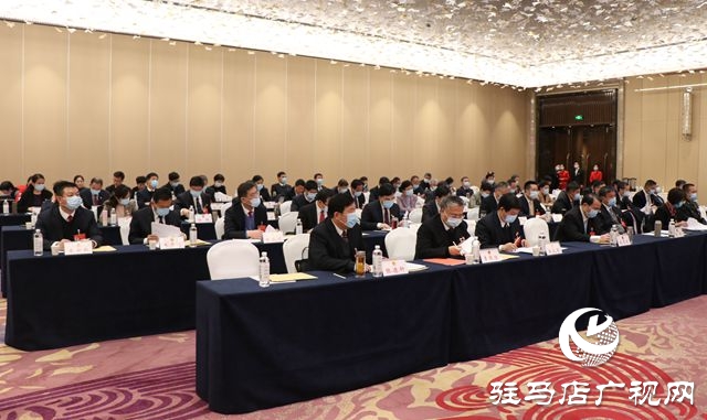 市四届人大七次会议主席团举行第二次会议