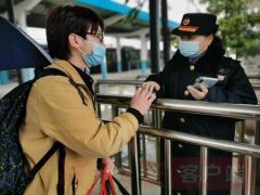 光山客运员“胡大姐”：24年如一日，守护旅客平安回家路