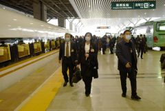 驻豫全国人大代表启程赴京 参加十三届全国人大四次会议