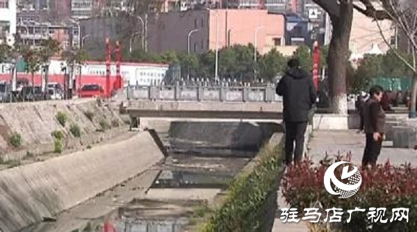 骏马河南段两岸无护栏 居民忧心盼望除隐患