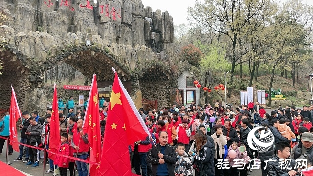 春分植树添新绿 车友齐心美家园