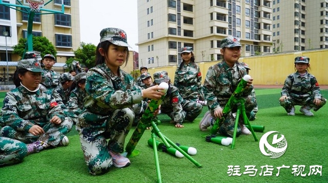 驻马店经济开发区实验学校开展国防教育活动。