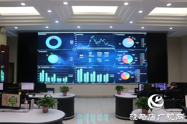 市政府副秘书长谢彦涛现场接听12345热线