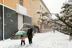 五一假期南方将遇大范围降水 北方多地气温大起大落
