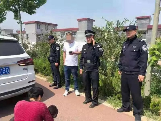 男子“头孢就酒”欲轻生 西平民警紧急救助