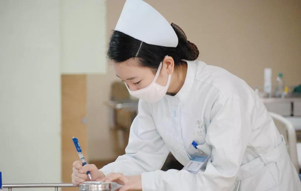5・12护士节 致敬最美护理人