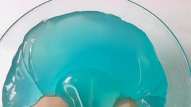 儿童节快到了 水晶泥、水弹枪等网红玩具千万别送孩子