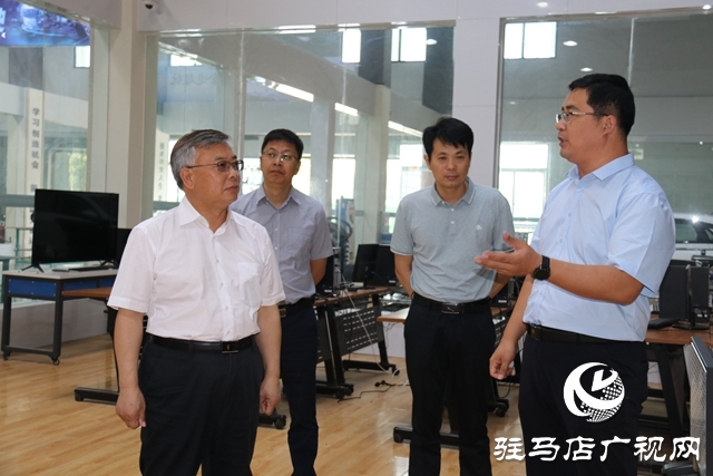 省政府研究室副主任皇甫小雷一行到驻马店职业技术学院考察调研