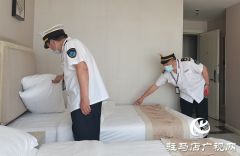 确山：莘莘学子赴考场 蓝盾卫士来护航