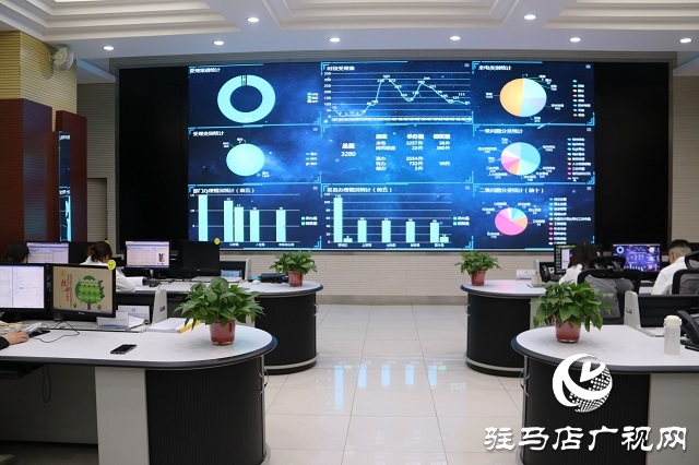  驻马店市政府副秘书长贾守峰接听12345便民热线