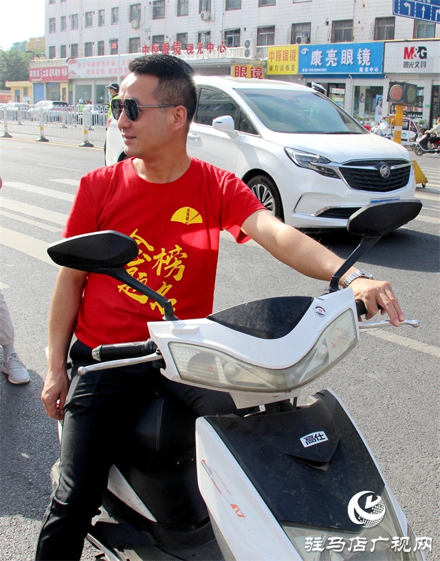 驻马店高考首日，现场直击！（组图）