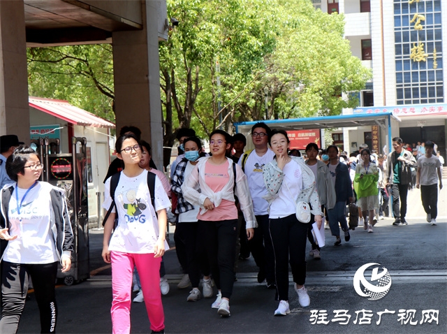 驻马店高考首日，现场直击！（组图）