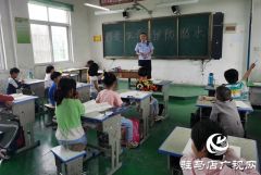 遂平县公安局嵖岈山风景区派出所开展暑期防溺水宣传活动
