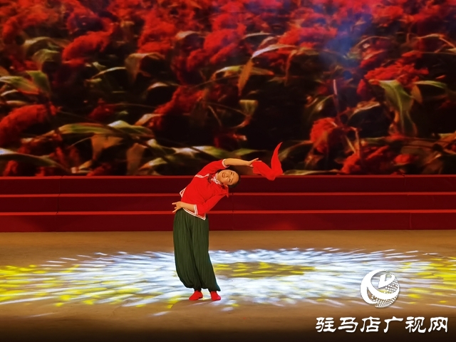 驻马店：庆建党百年华诞 展银龄康乐风采