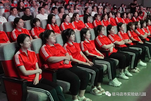 驻马店市实验幼儿园举办红色经典艺术展演活动