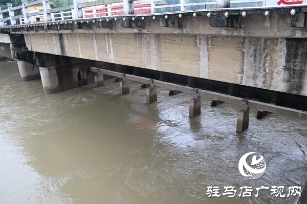 驻马店市中心城区相关部门迅速行动排涝除险