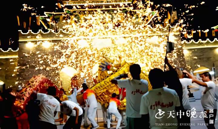 驻马店“打铁花”惊艳亮相电影《打铁花行动》