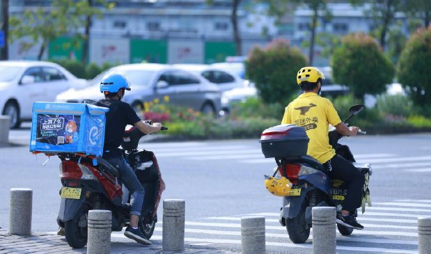 七部门联合发文保障外卖小哥合法权益
