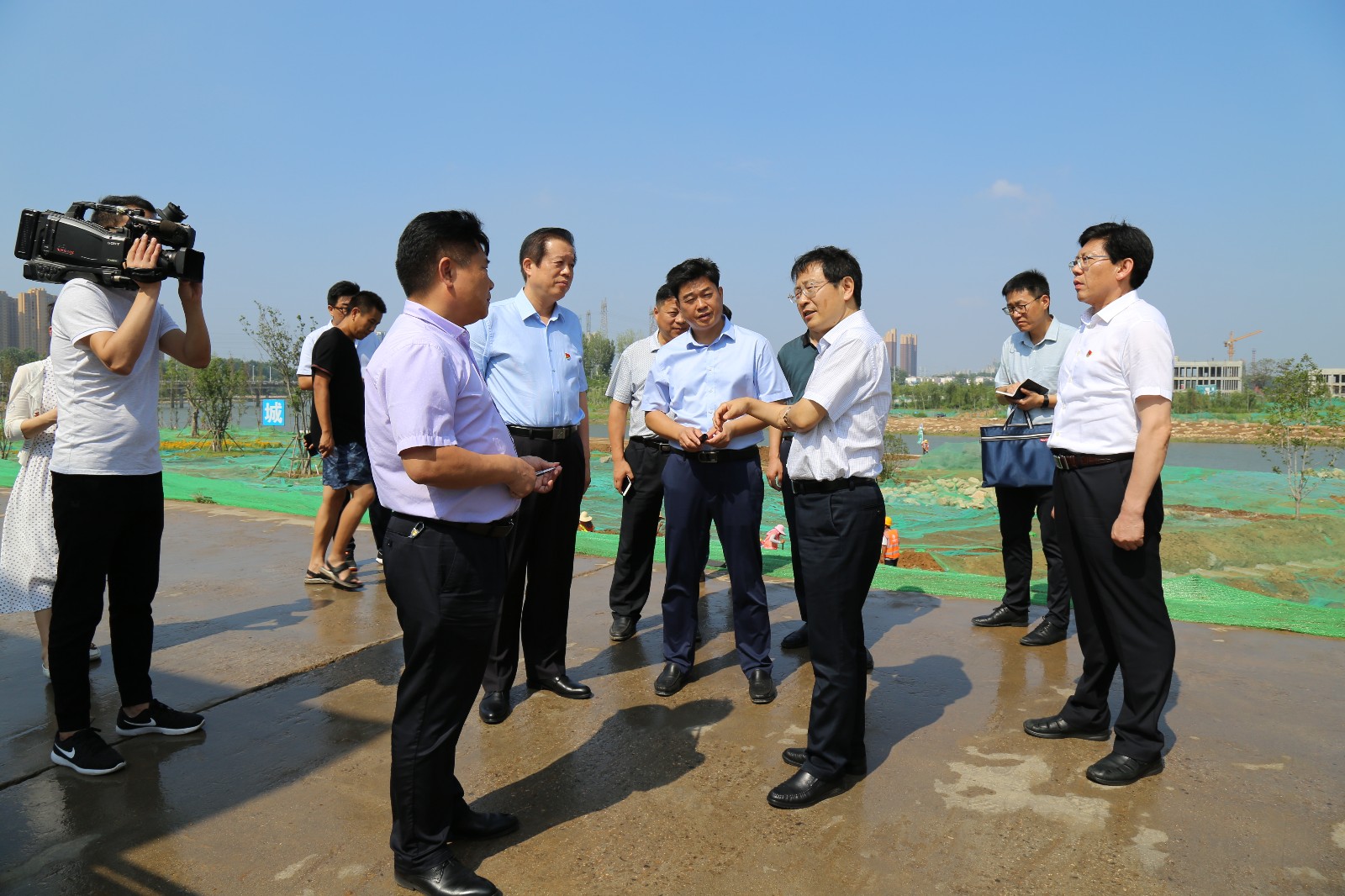 驻马店市人大常委会调研组到泌阳县调研林长制工作