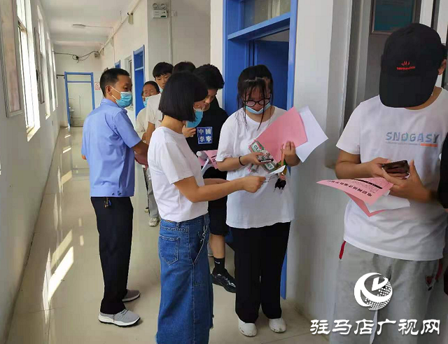 平舆县玉皇庙乡：维持新冠疫苗接种秩序 守护人民群众生命健康