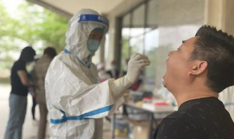 密接者概念为何要变？高温能抑制新冠病毒传播？专家这样说