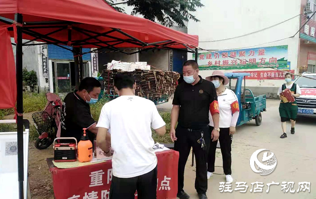 驻马店市卫健体委驻上蔡县李斯楼社区工作队争做疫情防控一线“战斗队”