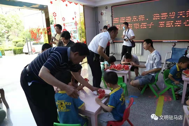 驻马店：“好人夫妇”痴心公益