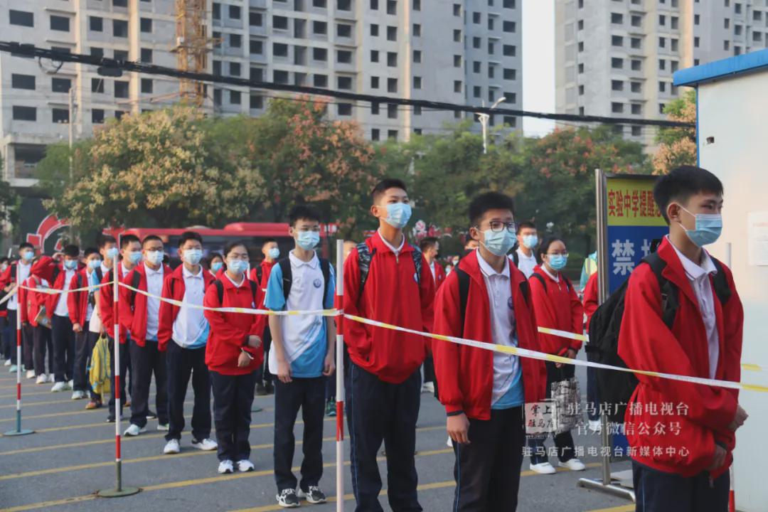 现场直击！驻马店高级中学、实验中学、二中开学！