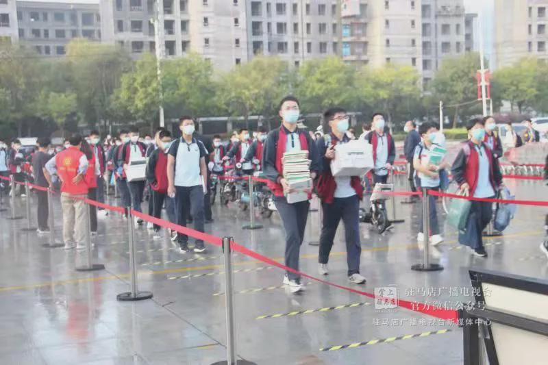 现场直击！驻马店高级中学、实验中学、二中开学！