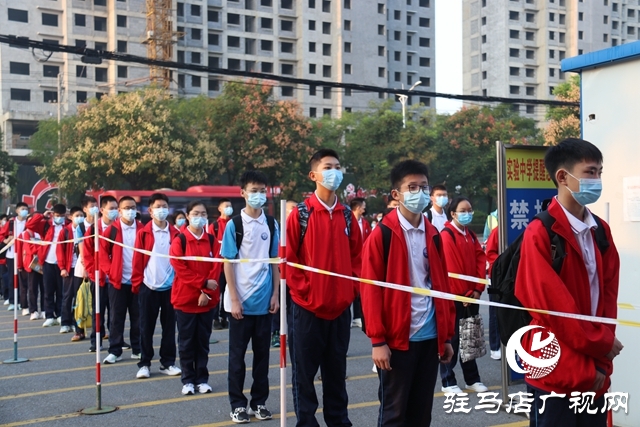 驻马店市开学第一天！直击初三、高三年级学生返校