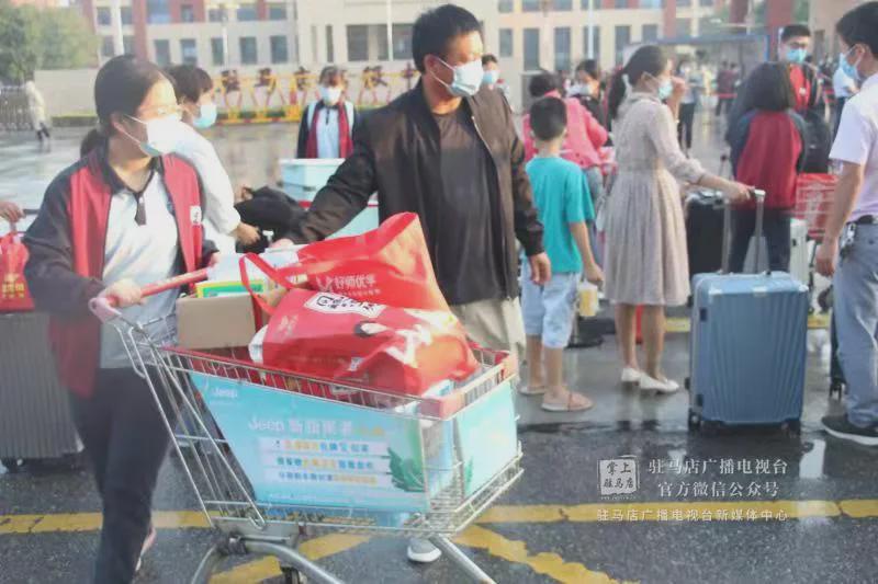 现场直击！驻马店高级中学、实验中学、二中开学！