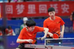 马龙/王楚钦组合，获乒乓球男双金牌！