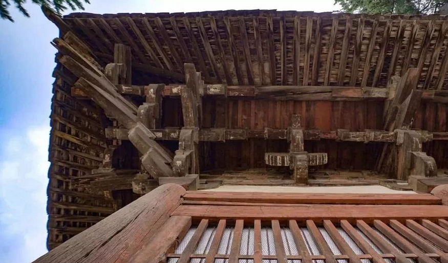 我国最早最完整大型木结构建筑出土