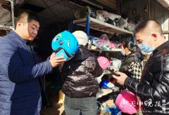 驻马店安全头盔热销 市民选购认准3C标志