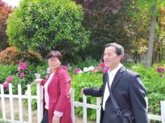 河南乡村老师“借眼”教书27年，如今他的“眼睛”也病了……