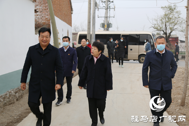 山东大学校长樊丽明一行到确山县三里河开展帮扶活动