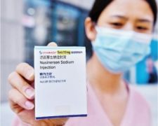 被“灵魂砍价”的救命药来了 武汉3岁罕见病男孩打上湖北首针